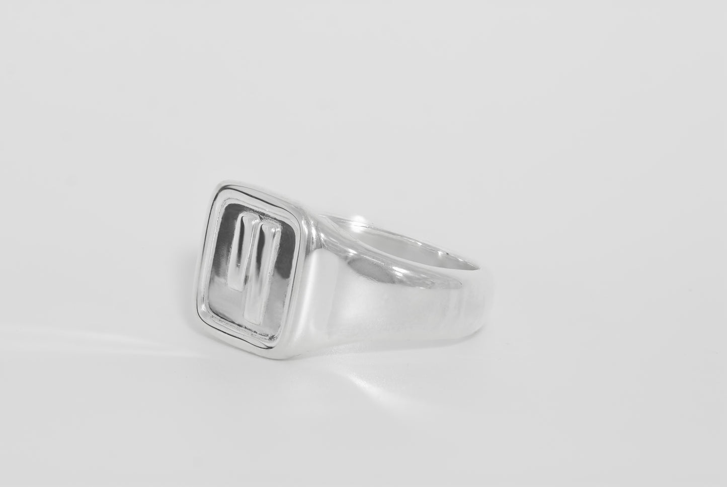 Signet ring square