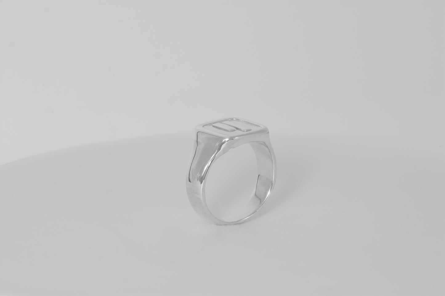 Signet ring square