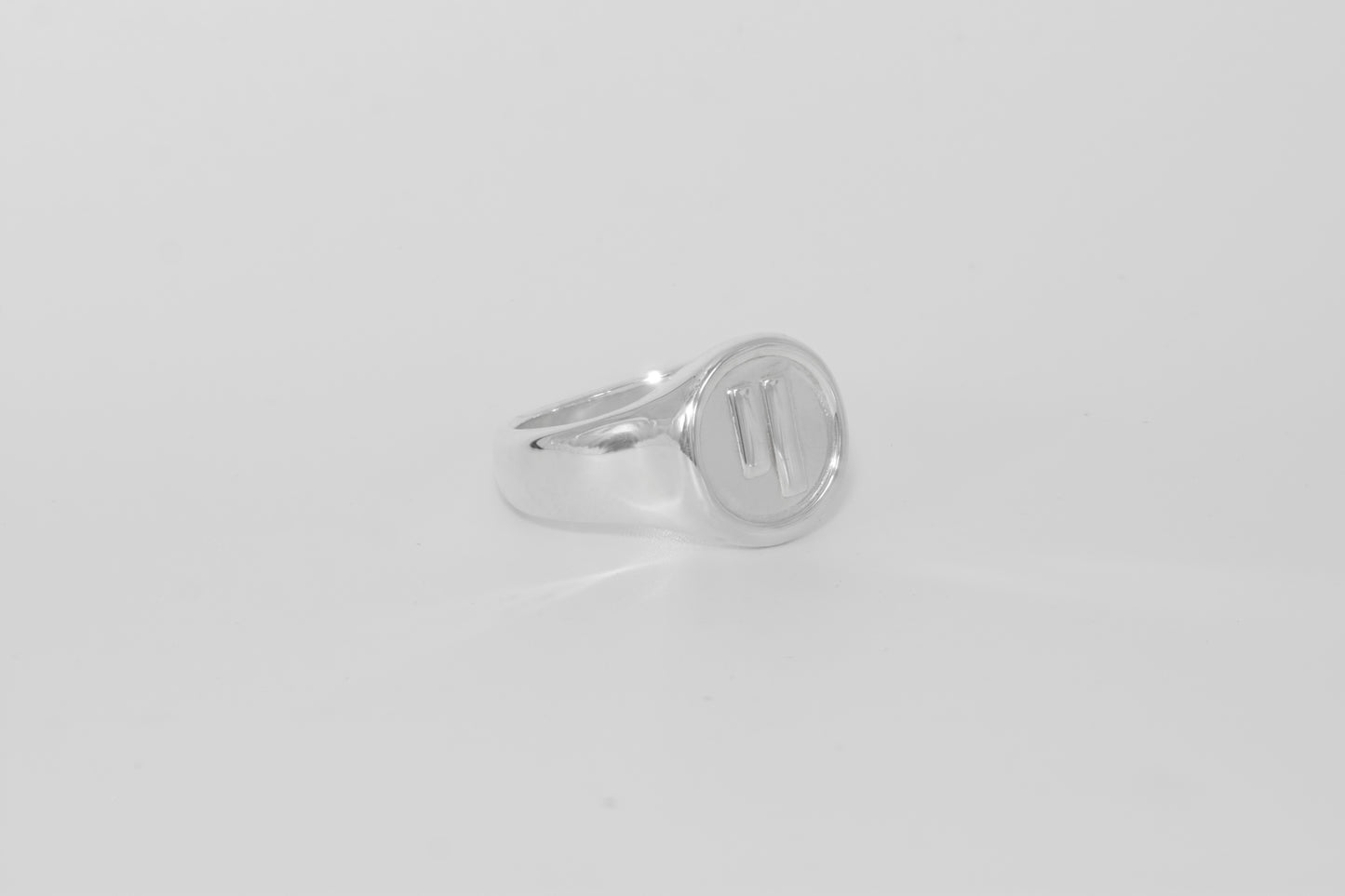Signet ring round