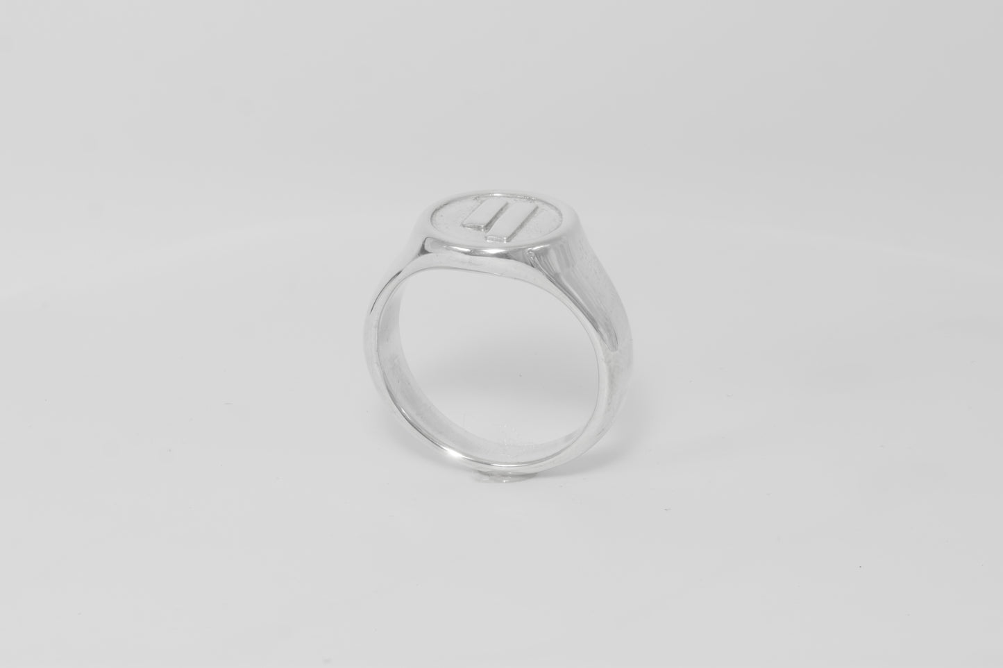 Signet ring round